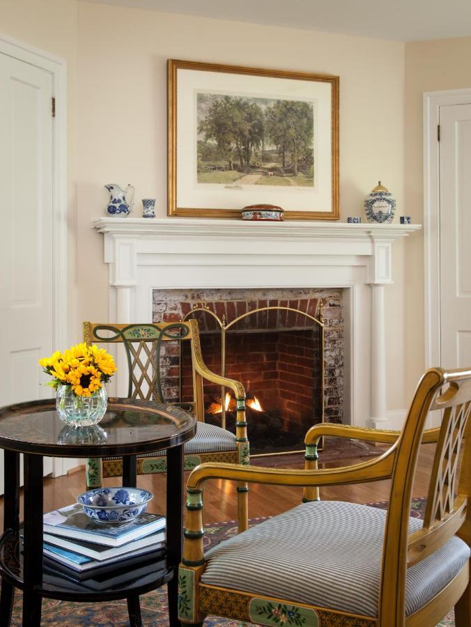 Gloucester Inn At Warner Hall المظهر الخارجي الصورة