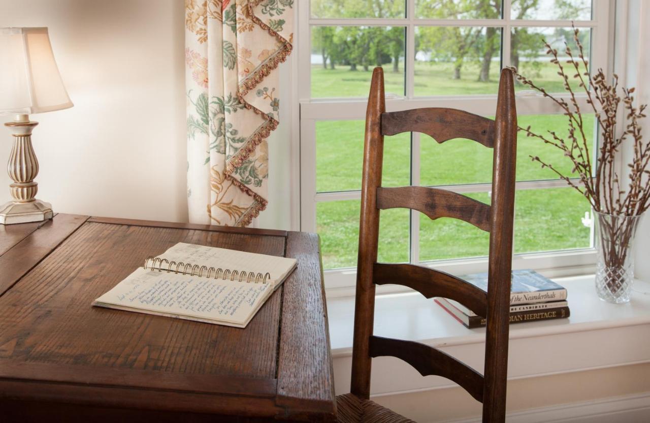 Gloucester Inn At Warner Hall المظهر الخارجي الصورة