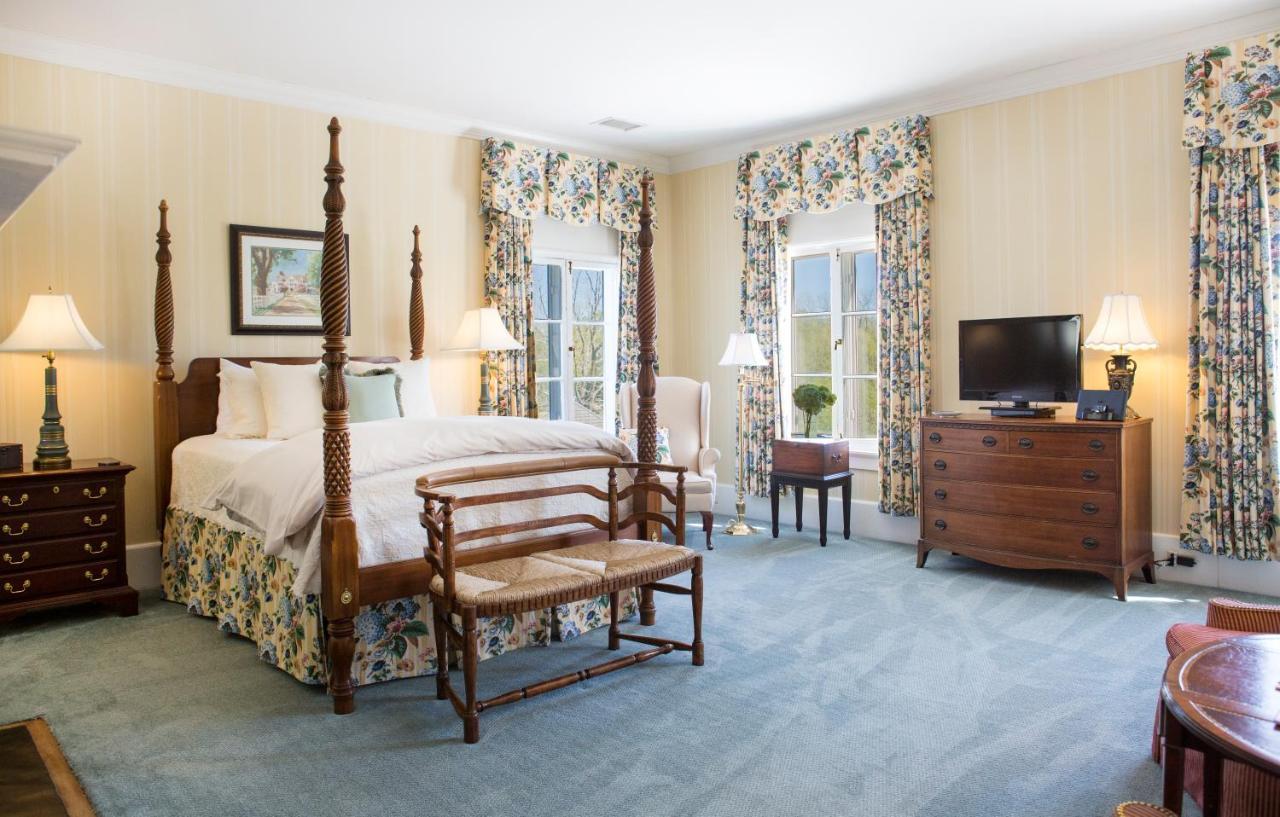 Gloucester Inn At Warner Hall المظهر الخارجي الصورة