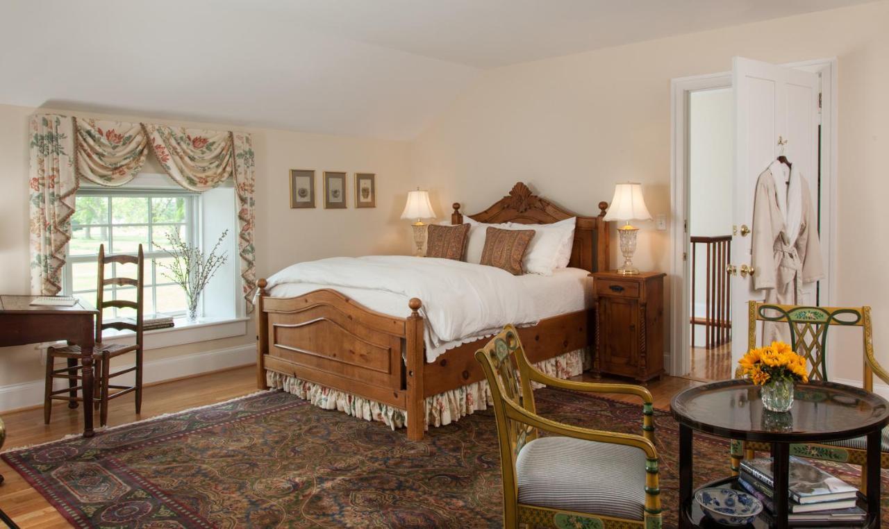 Gloucester Inn At Warner Hall المظهر الخارجي الصورة