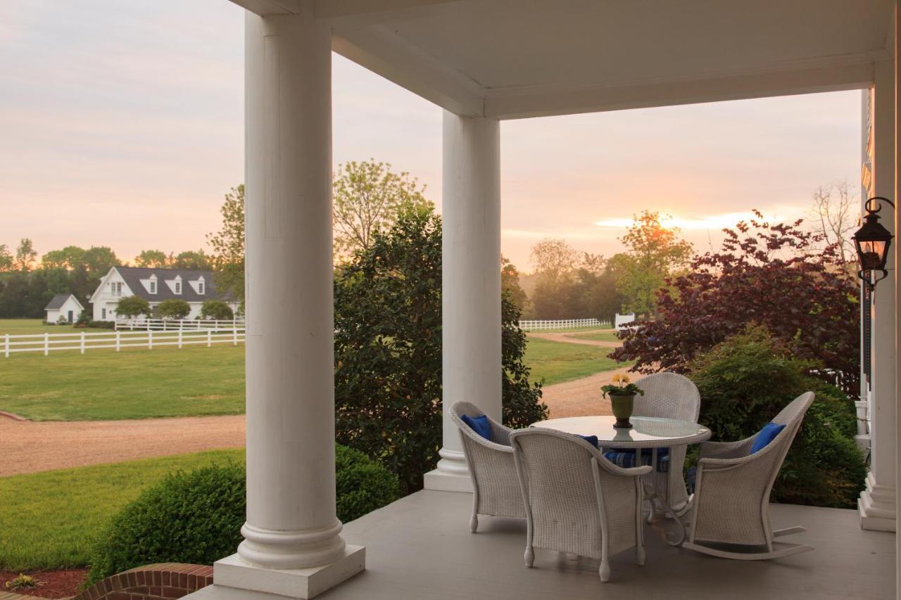 Gloucester Inn At Warner Hall المظهر الخارجي الصورة