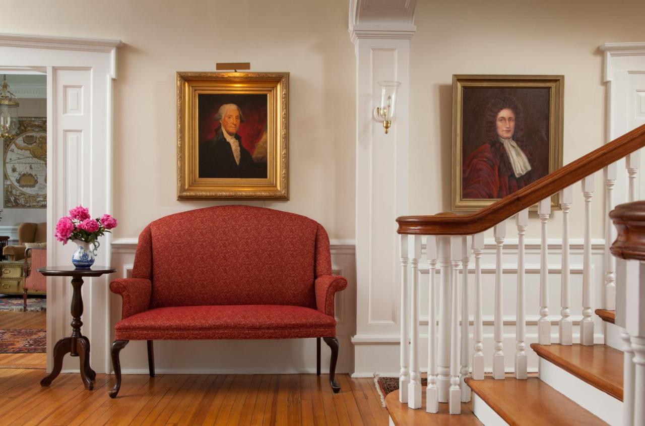 Gloucester Inn At Warner Hall المظهر الخارجي الصورة