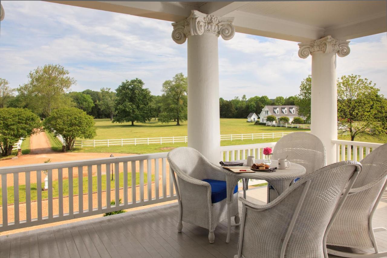 Gloucester Inn At Warner Hall المظهر الخارجي الصورة
