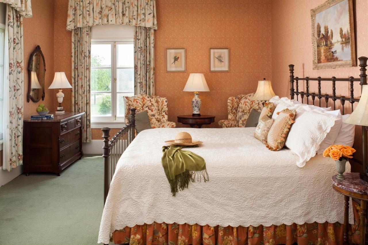 Gloucester Inn At Warner Hall المظهر الخارجي الصورة