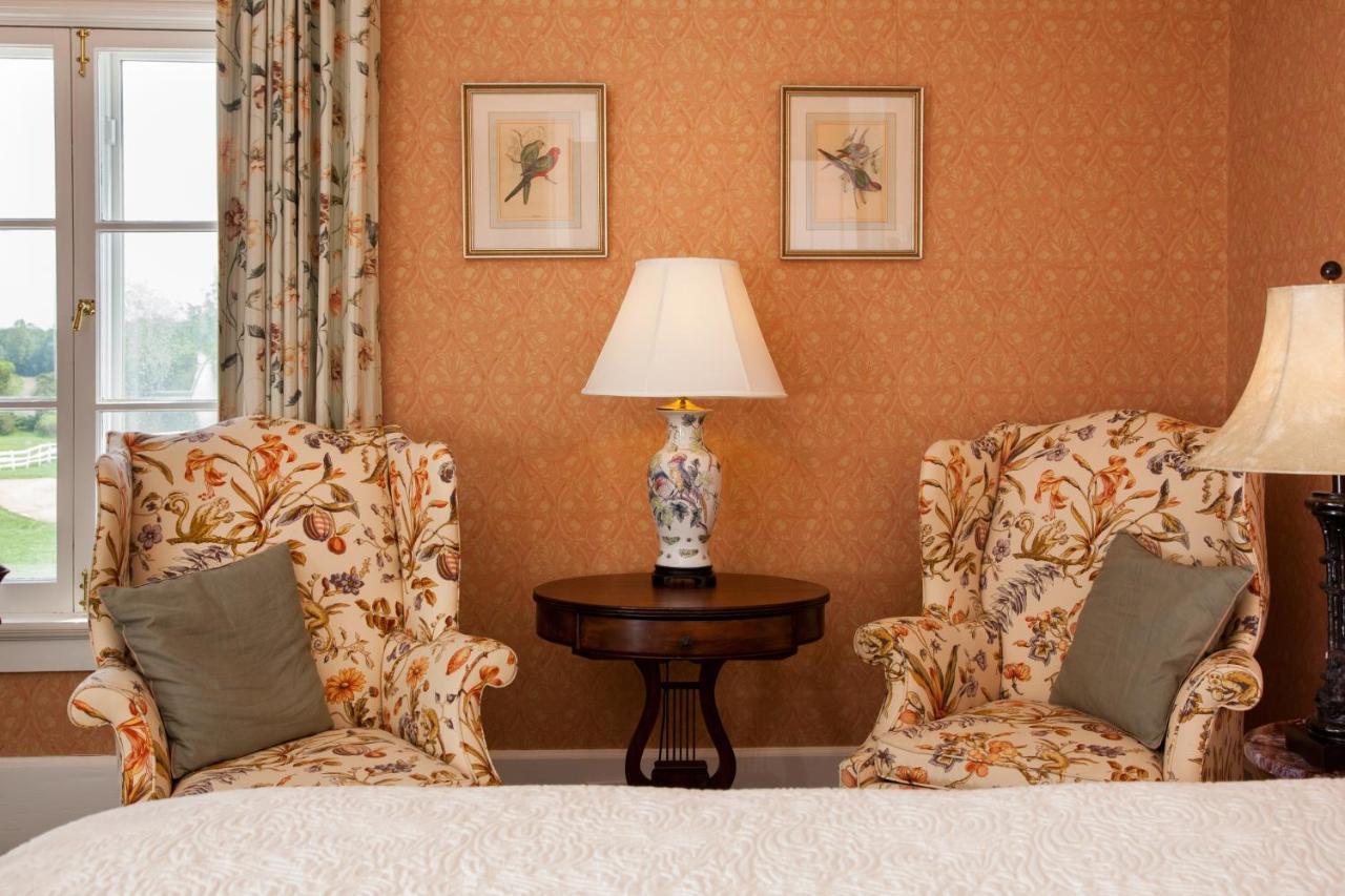 Gloucester Inn At Warner Hall المظهر الخارجي الصورة
