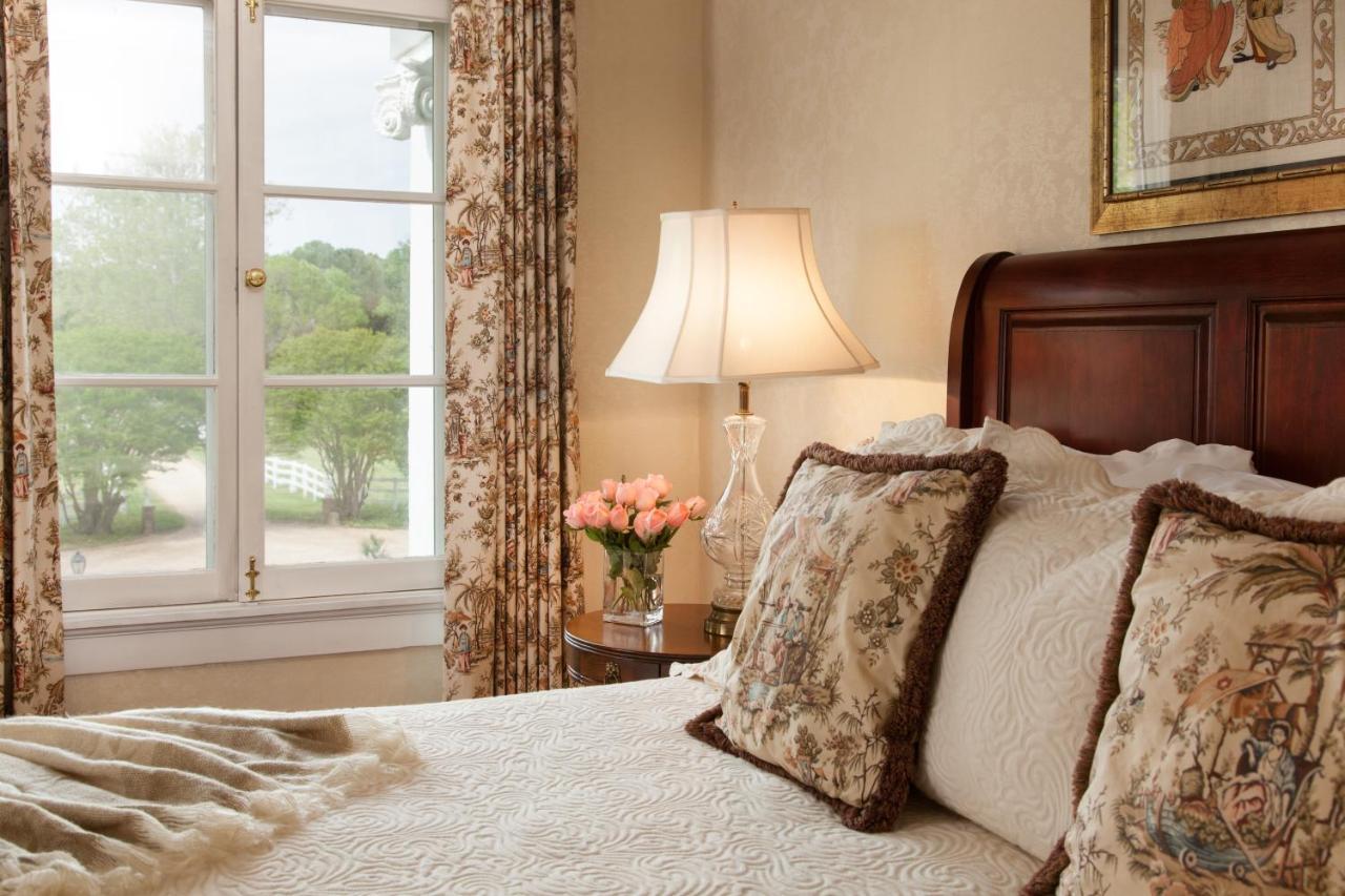 Gloucester Inn At Warner Hall المظهر الخارجي الصورة