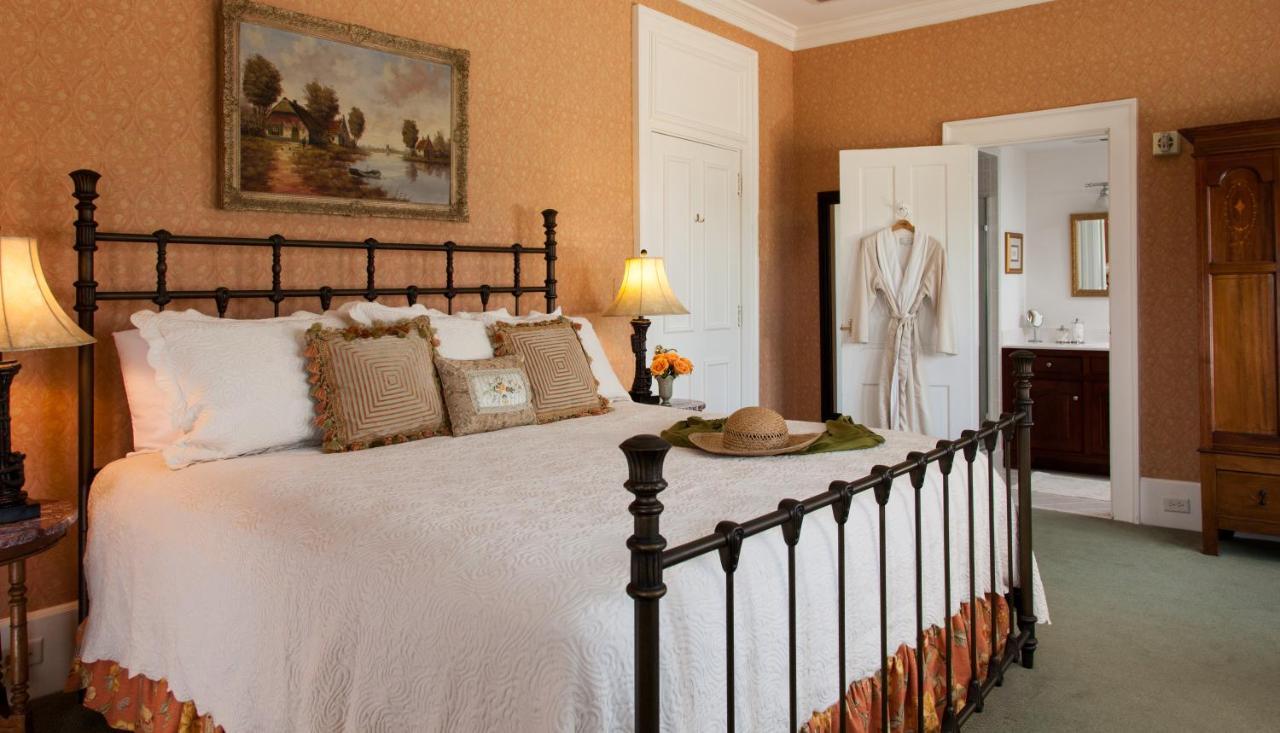 Gloucester Inn At Warner Hall المظهر الخارجي الصورة